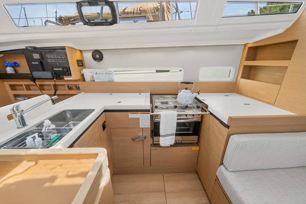 41ft Jeanneau Yacht For Sale