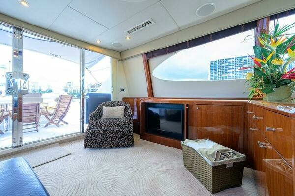 2007 Lazzara Yachts 80