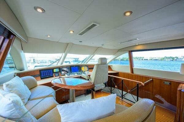 2007 Lazzara Yachts 80