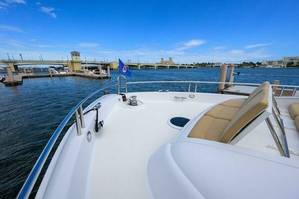 2007 Lazzara Yachts 80