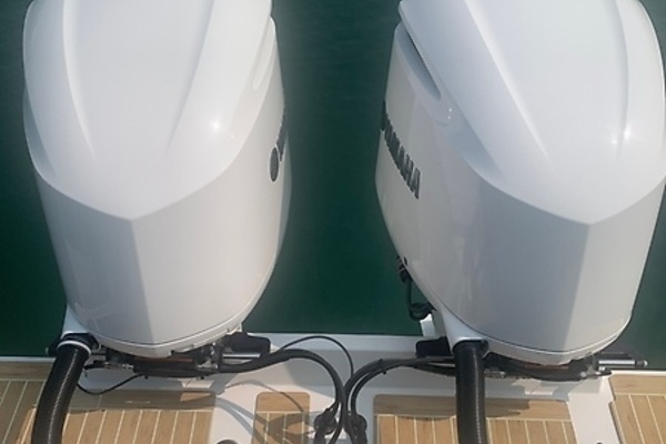 31ft Regulator Yacht For Sale