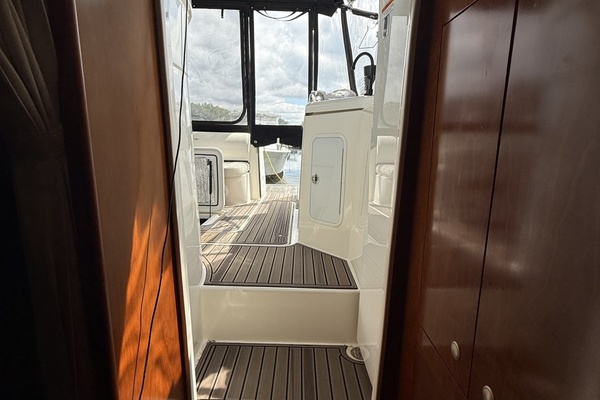 Savage Cay 37ft Cruisers Yachts Yacht For Sale