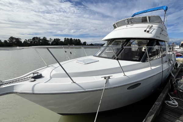 32ft Carver Yacht For Sale