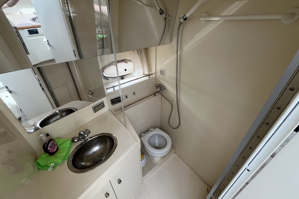 32ft Carver Yacht For Sale