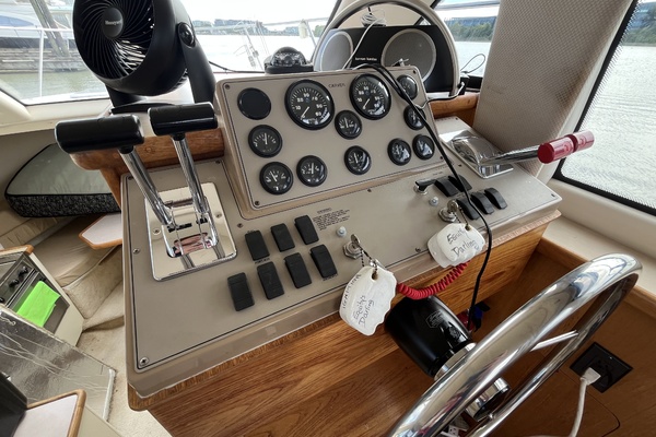 32ft Carver Yacht For Sale