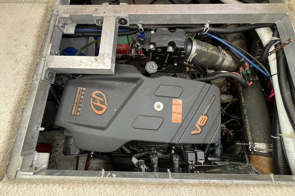32ft Carver Yacht For Sale