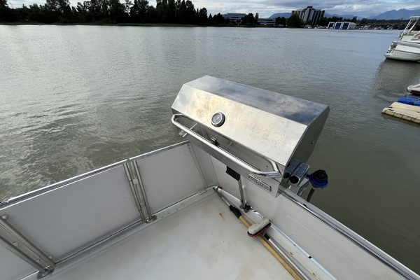 32ft Carver Yacht For Sale