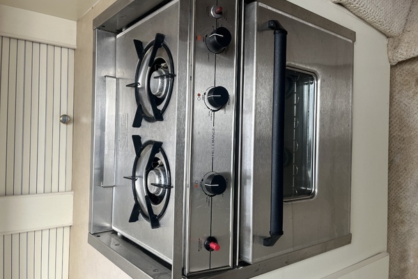 Photo of the 2000 Carver 326