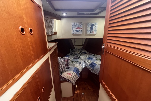GloriaUs 42ft Grand Banks Yacht For Sale