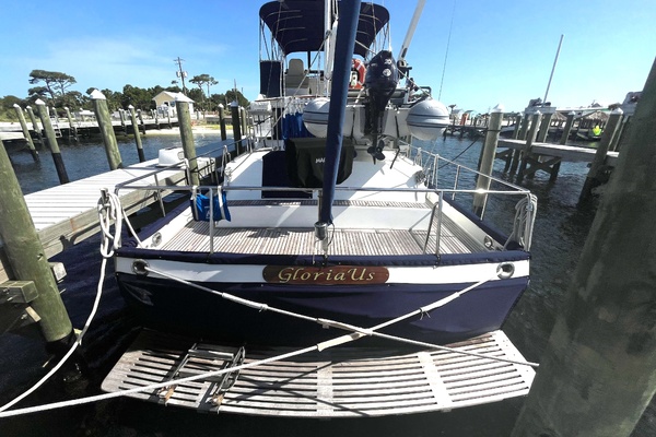 GloriaUs 42ft Grand Banks Yacht For Sale