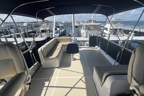 GloriaUs 42ft Grand Banks Yacht For Sale