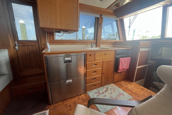 GloriaUs 42ft Grand Banks Yacht For Sale