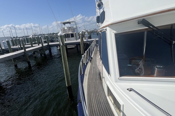 GloriaUs 42ft Grand Banks Yacht For Sale