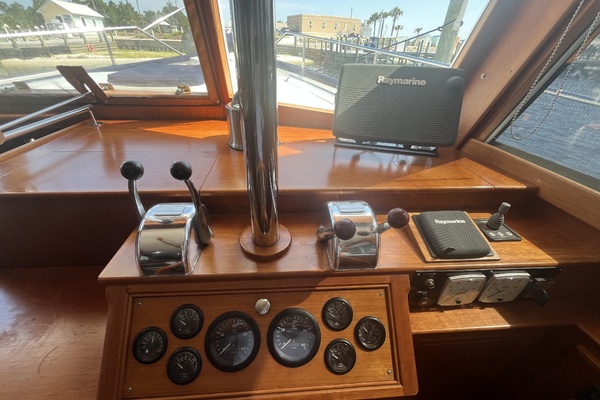 GloriaUs 42ft Grand Banks Yacht For Sale