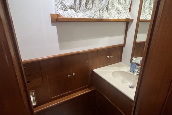 GloriaUs 42ft Grand Banks Yacht For Sale