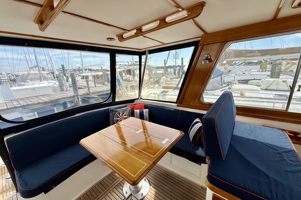 2001 Grand Banks Eastbay 49