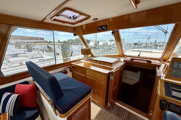2001 Grand Banks Eastbay 49
