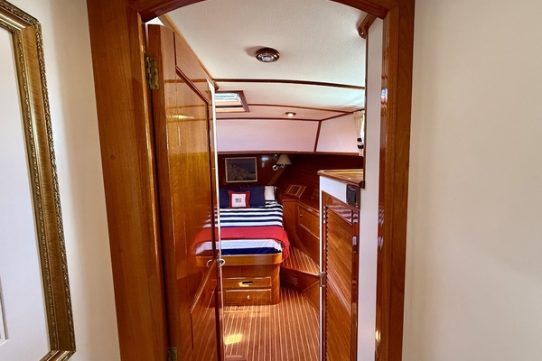 2001 Grand Banks Eastbay 49