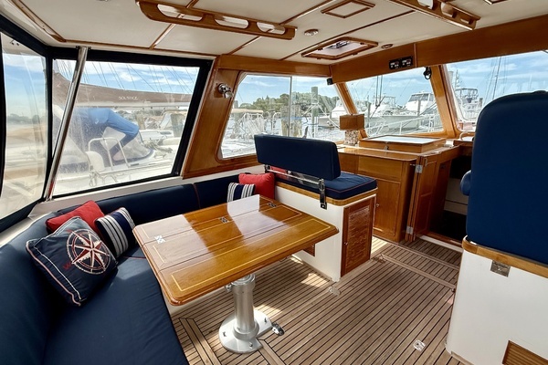 2001 Grand Banks Eastbay 49