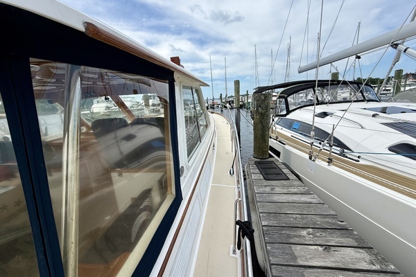 2001 Grand Banks Eastbay 49