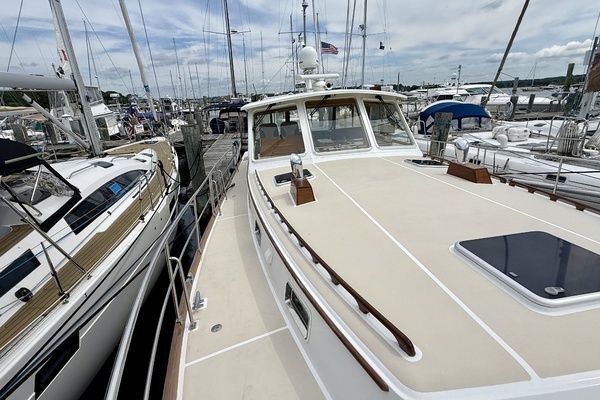 2001 Grand Banks Eastbay 49