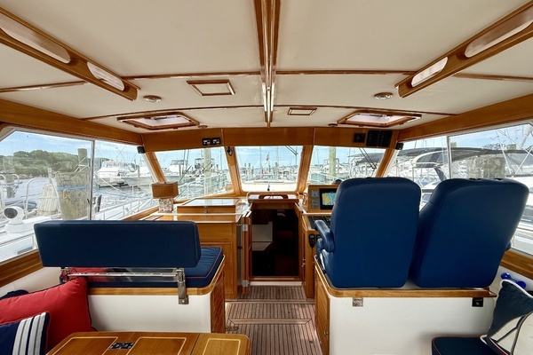 2001 Grand Banks Eastbay 49