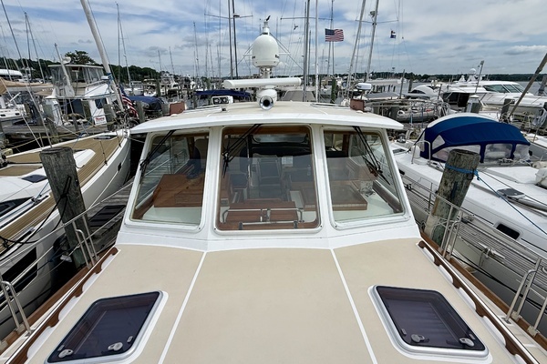 2001 Grand Banks Eastbay 49