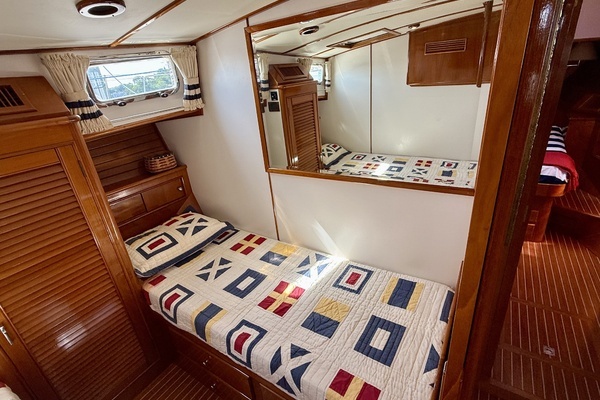 2001 Grand Banks Eastbay 49