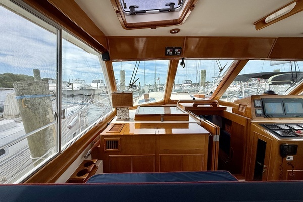 2001 Grand Banks Eastbay 49