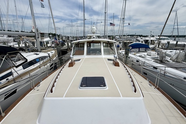 2001 Grand Banks Eastbay 49