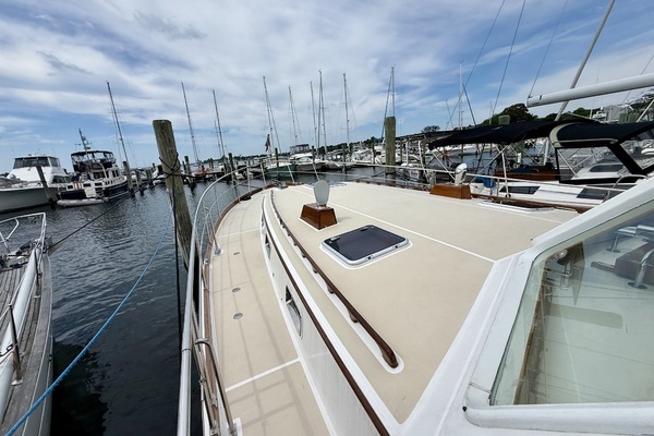 2001 Grand Banks Eastbay 49