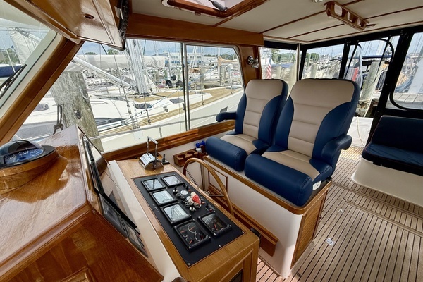 2001 Grand Banks Eastbay 49
