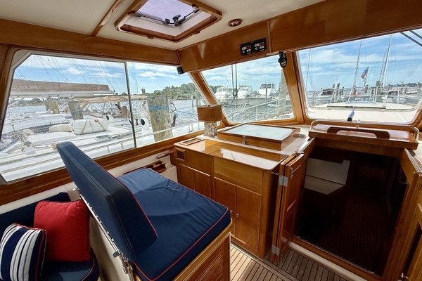 2001 Grand Banks Eastbay 49
