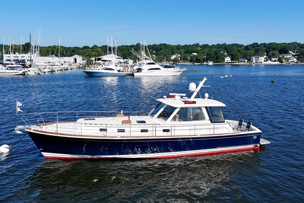 Grand Banks Eastbay - HX