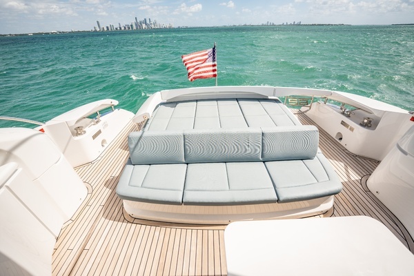 2020 Pershing 62