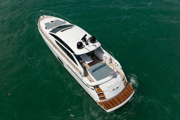 2020 Pershing 62