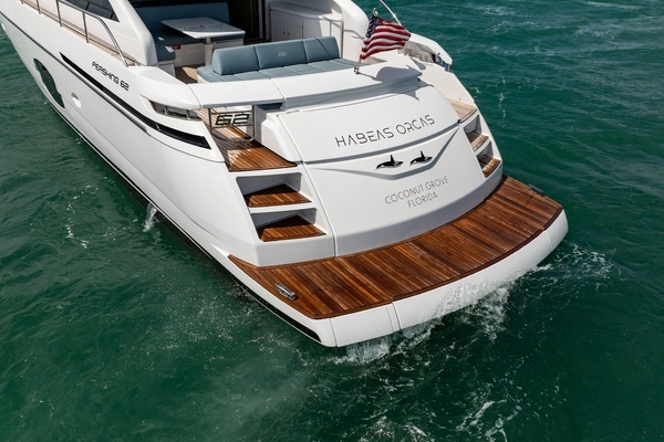 2020 Pershing 62