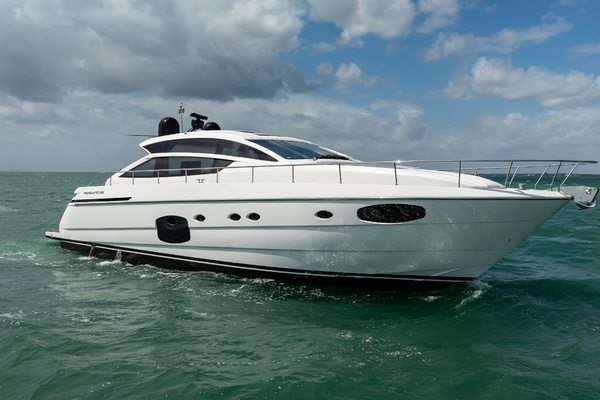 2020 Pershing 62