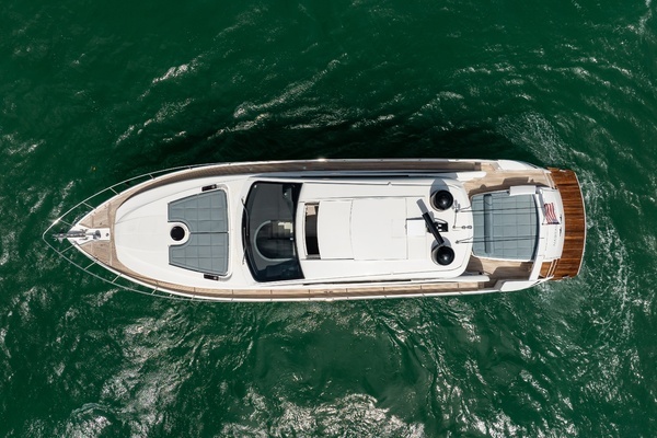2020 Pershing 62