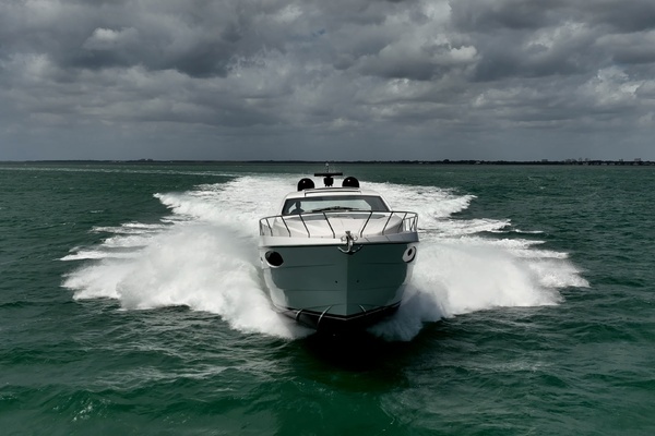 2020 Pershing 62