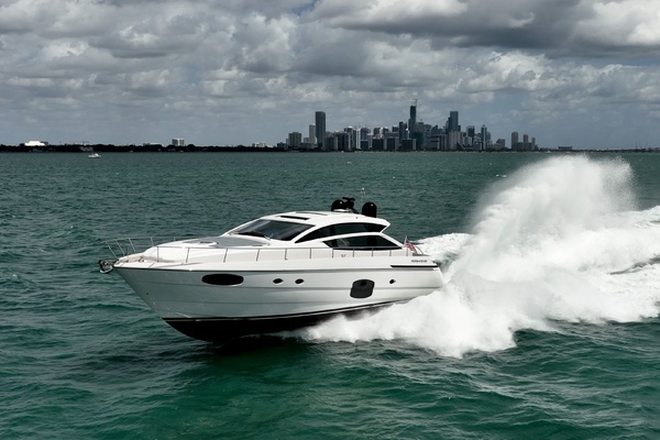 2020 Pershing 62