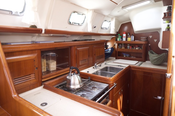 Sissauni  42ft Beneteau Yacht For Sale