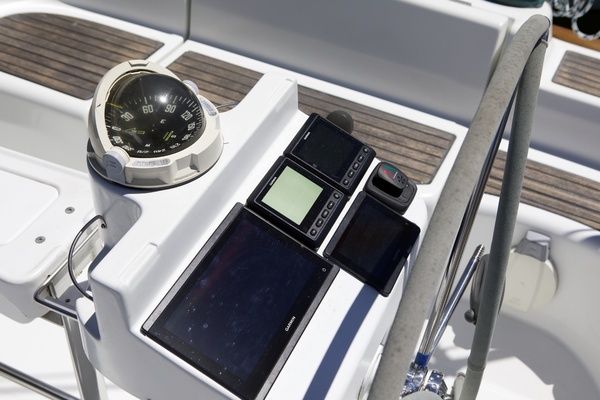 Photo of the 2005 Beneteau 423 "Sissauni "