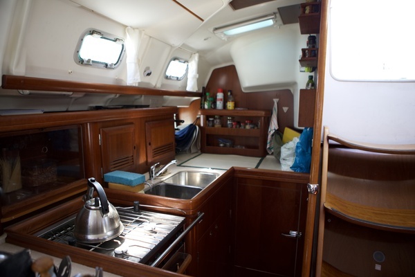 Photo of the 2005 Beneteau 423 "Sissauni "