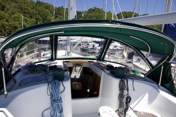 Photo of the 2005 Beneteau 423 "Sissauni "