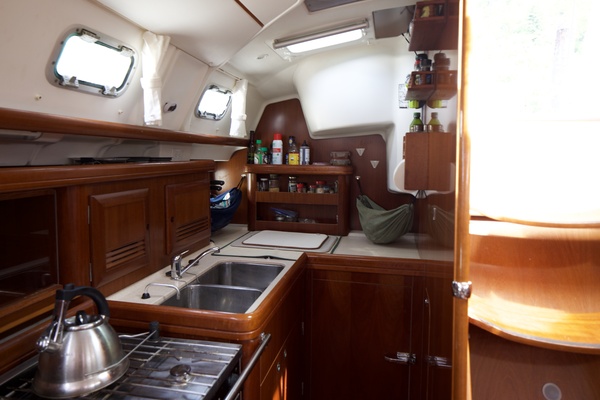 Sissauni  42ft Beneteau Yacht For Sale