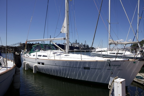 Photo of the 2005 Beneteau 423 "Sissauni "