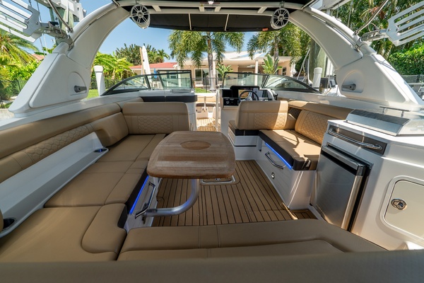 29ft Sea Ray Yacht For Sale