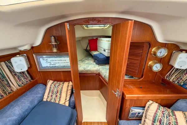 Elaine n Me 31ft Hunter Yacht For Sale