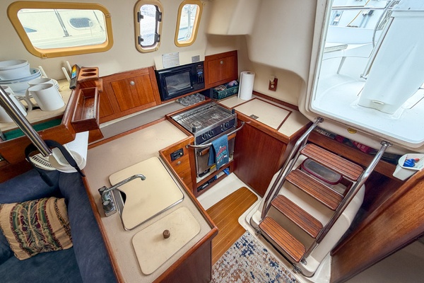 Elaine n Me 31ft Hunter Yacht For Sale